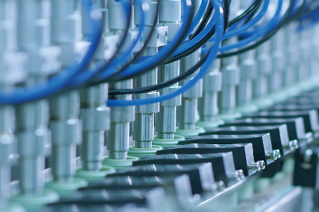 1732868747500080.jpg 欧丽莱生物洗护灌装生产线.jpg